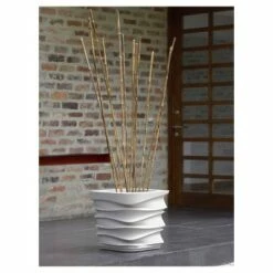 26" x 26" Contour Eye Ain'T Planter - Crescent Garden Black