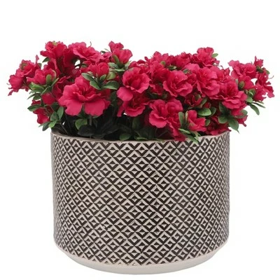 Sagebrook Home Set of 2 Geometric Polyresin Planters Gold 5 Sagebrook Home Set of 2 Geometric Polyresin Planters Gold - Image 3