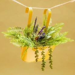 Juvale 2 Pack Oval Metal Wall Hanging Planters Pots Holder for Indoor Outdoor Succulent, 2 Colors 10 x 4.5 x 5"